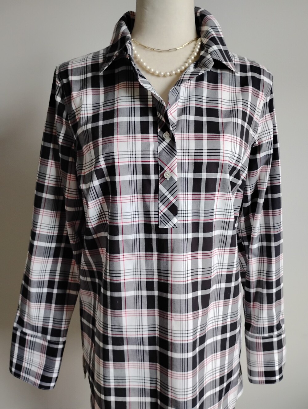 Talbots Wrinkle Resistant Plaid Tunic Popover Top Black White Red Classic Sz 12